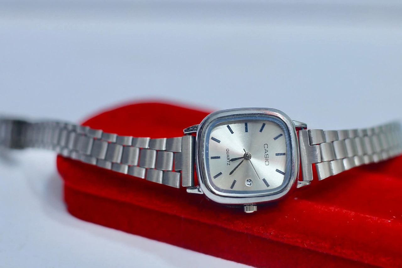 Watch CasioForWomen slide 4